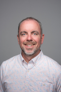 Headshot of Thomas Henderson